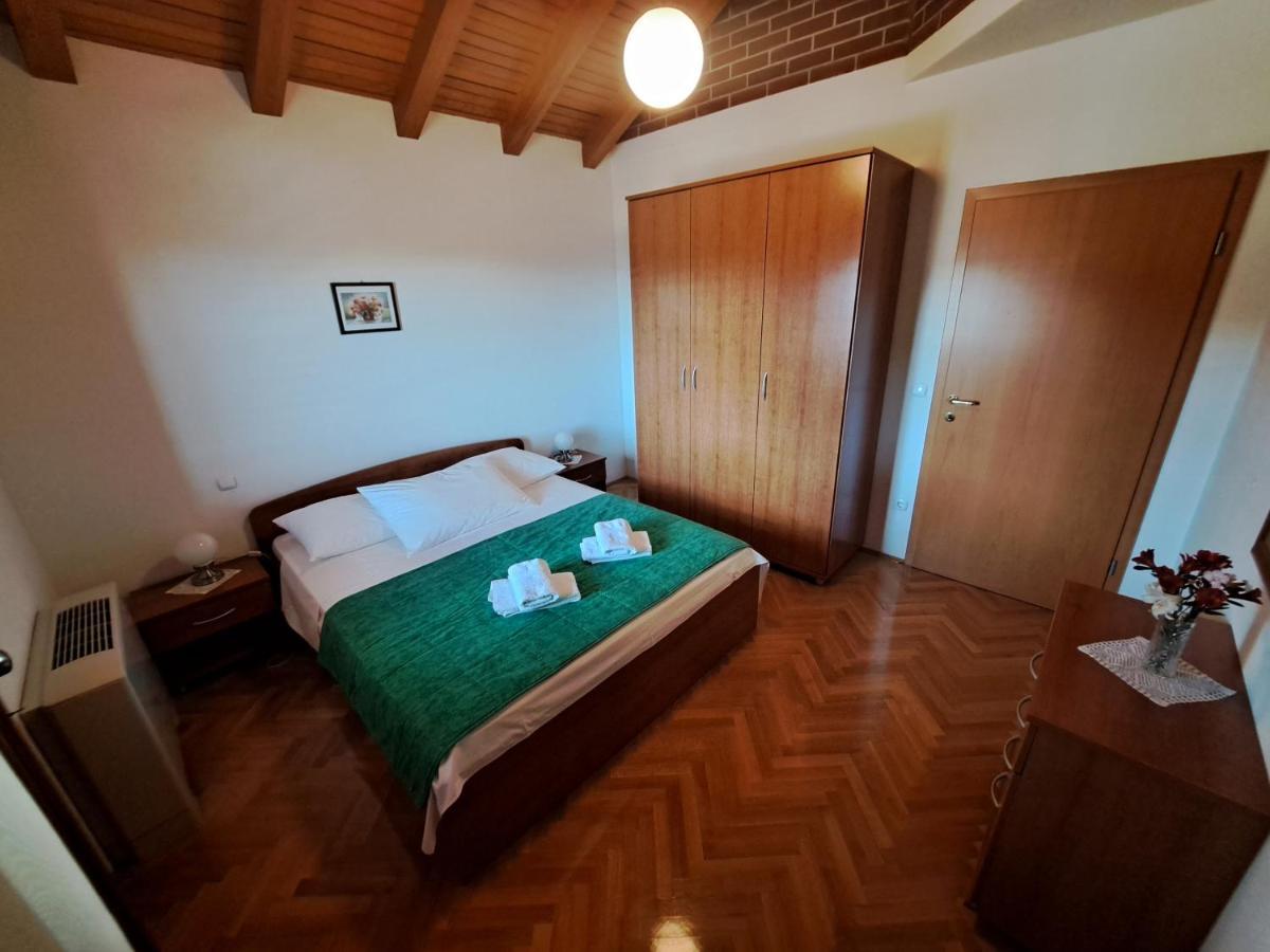 Apartment With Splendid Sea View Trogir Bagian luar foto