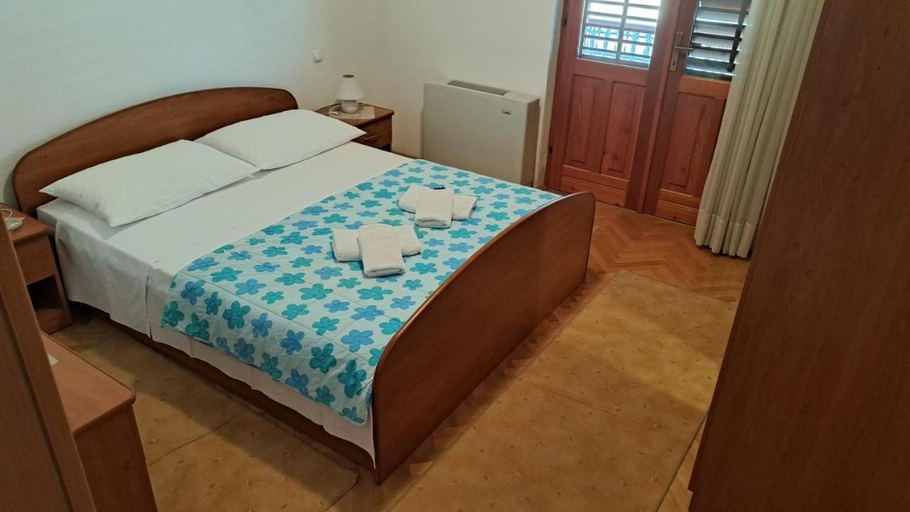 Apartment With Splendid Sea View Trogir Bagian luar foto
