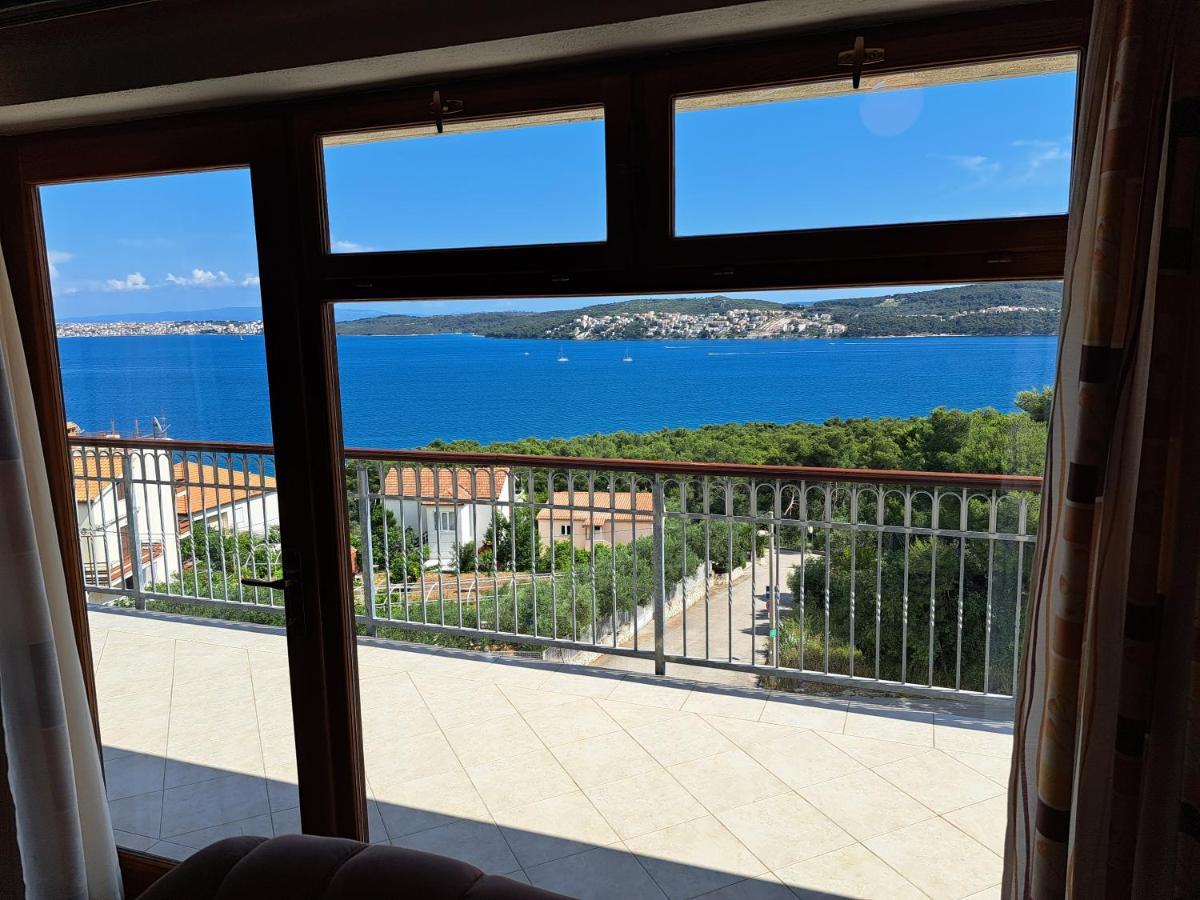 Apartment With Splendid Sea View Trogir Bagian luar foto