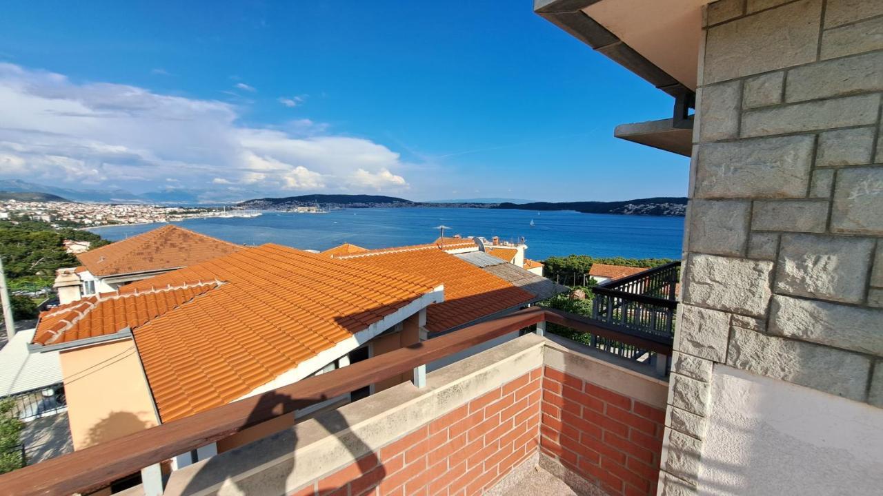 Apartment With Splendid Sea View Trogir Bagian luar foto