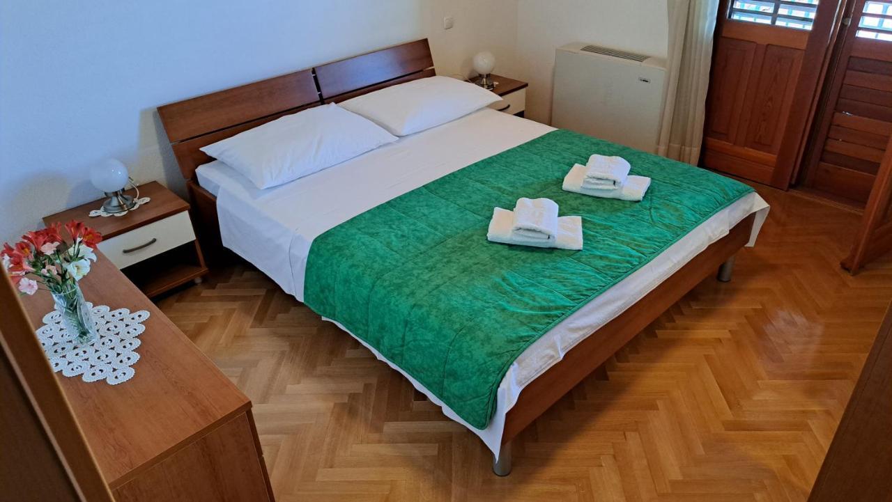 Apartment With Splendid Sea View Trogir Bagian luar foto