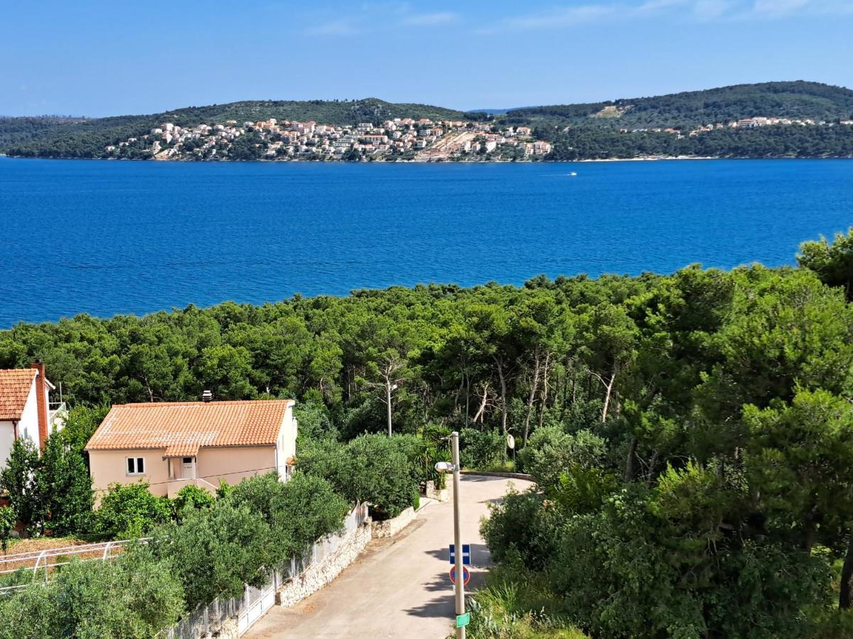 Apartment With Splendid Sea View Trogir Bagian luar foto