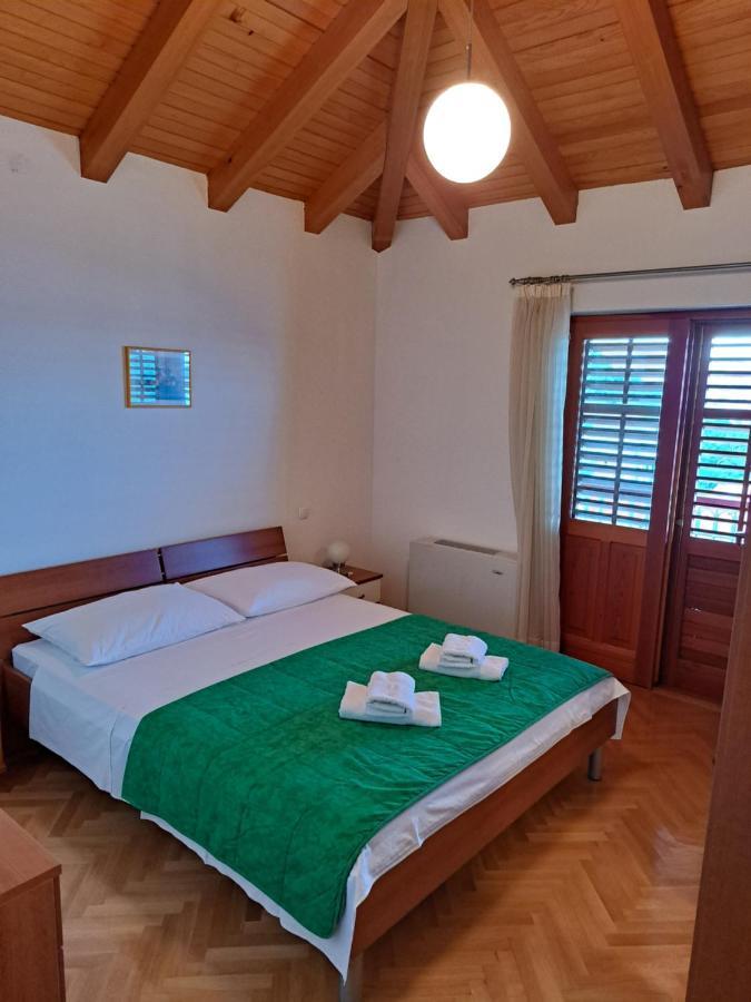 Apartment With Splendid Sea View Trogir Bagian luar foto