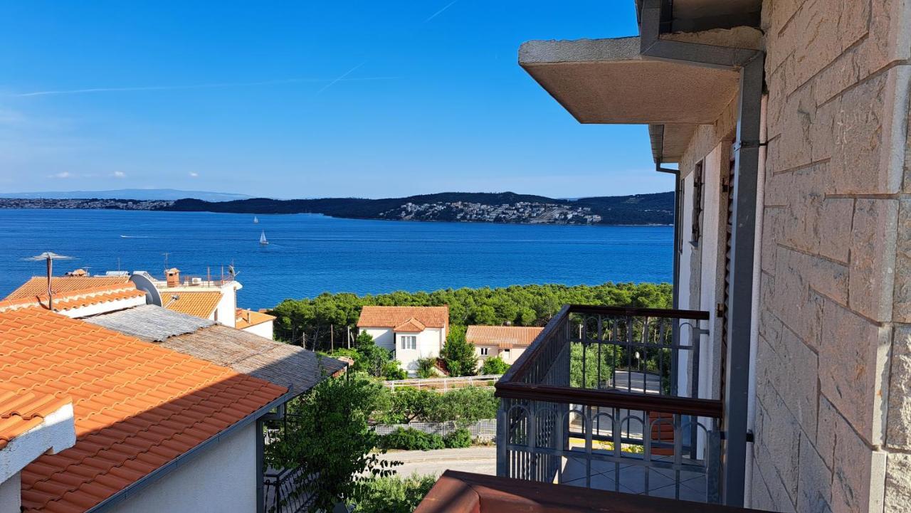 Apartment With Splendid Sea View Trogir Bagian luar foto