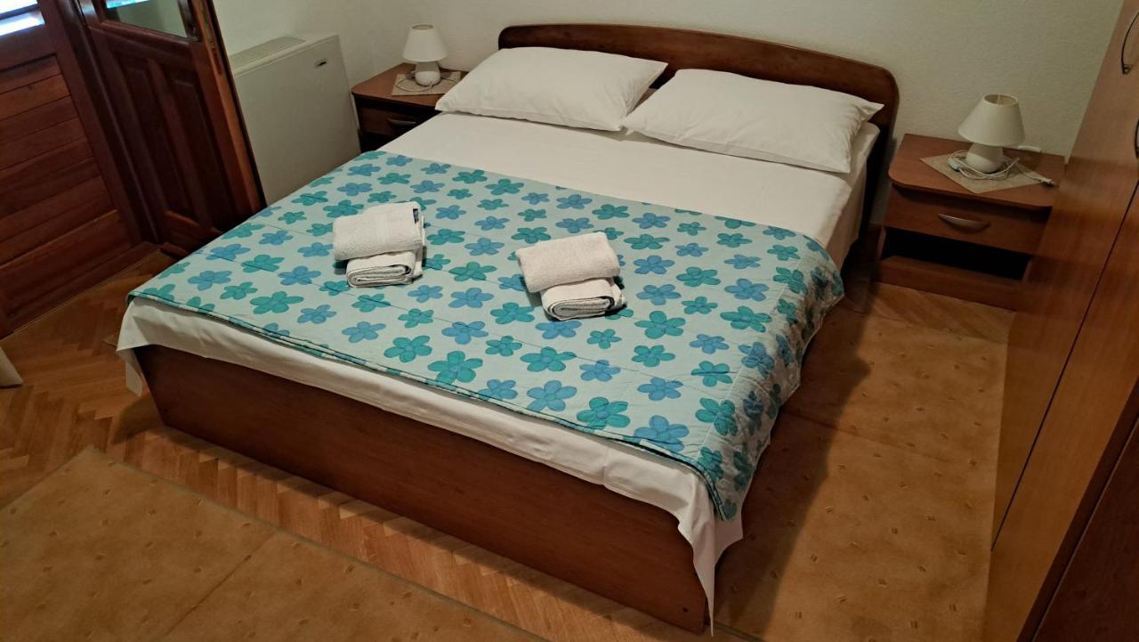 Apartment With Splendid Sea View Trogir Bagian luar foto
