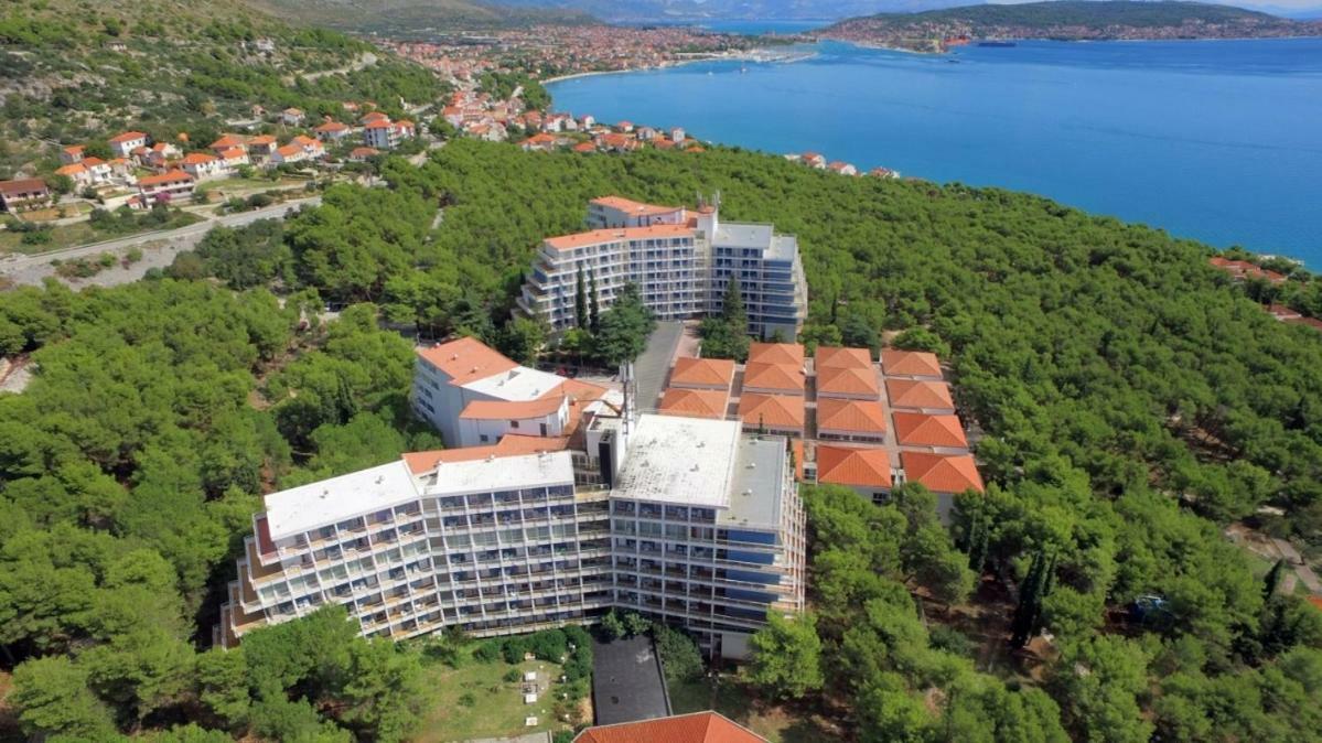 Apartment With Splendid Sea View Trogir Bagian luar foto