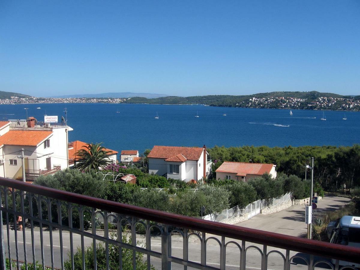 Apartment With Splendid Sea View Trogir Bagian luar foto