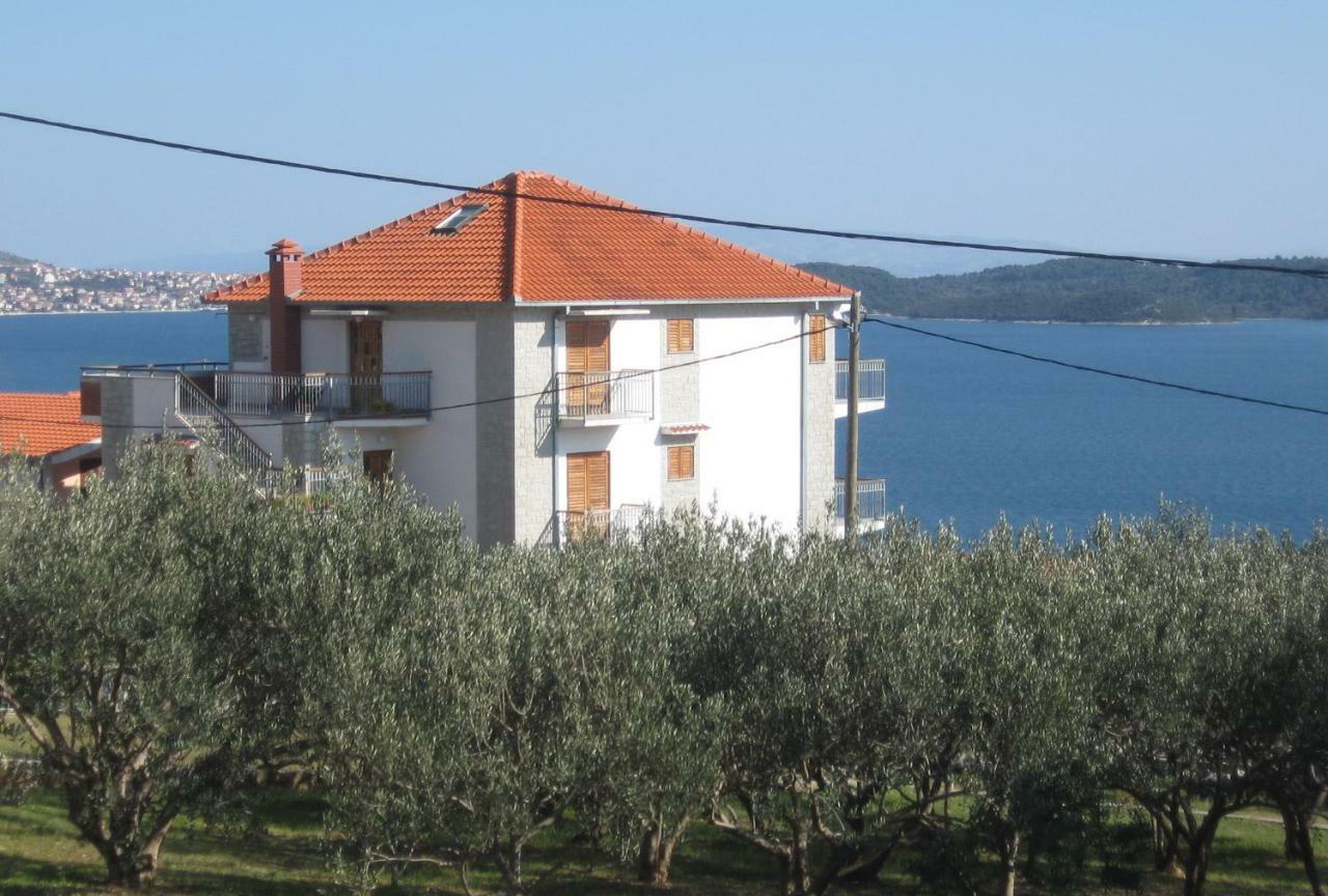 Apartment With Splendid Sea View Trogir Bagian luar foto