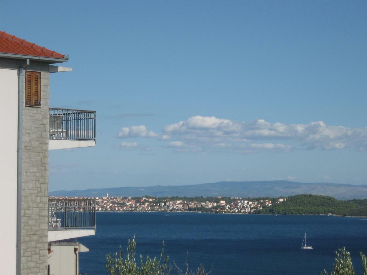 Apartment With Splendid Sea View Trogir Bagian luar foto