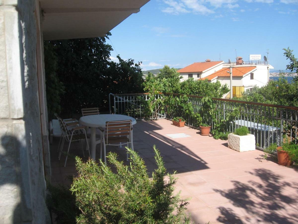 Apartment With Splendid Sea View Trogir Bagian luar foto